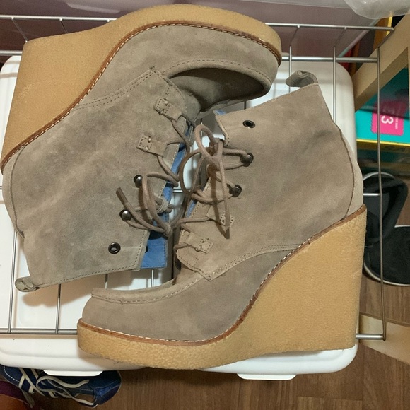 Gap Women’s Wedge Boot - Picture 1 of 2